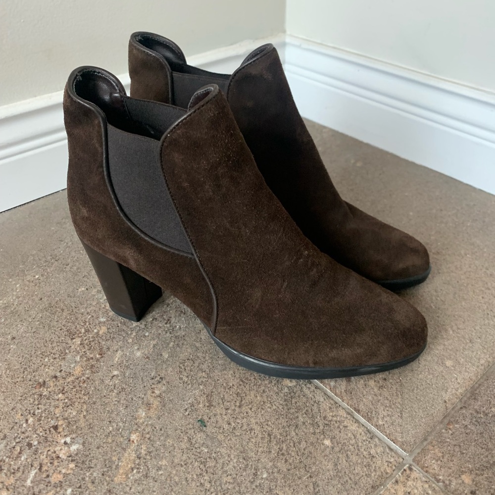 Suede ankle boots with rubber soles